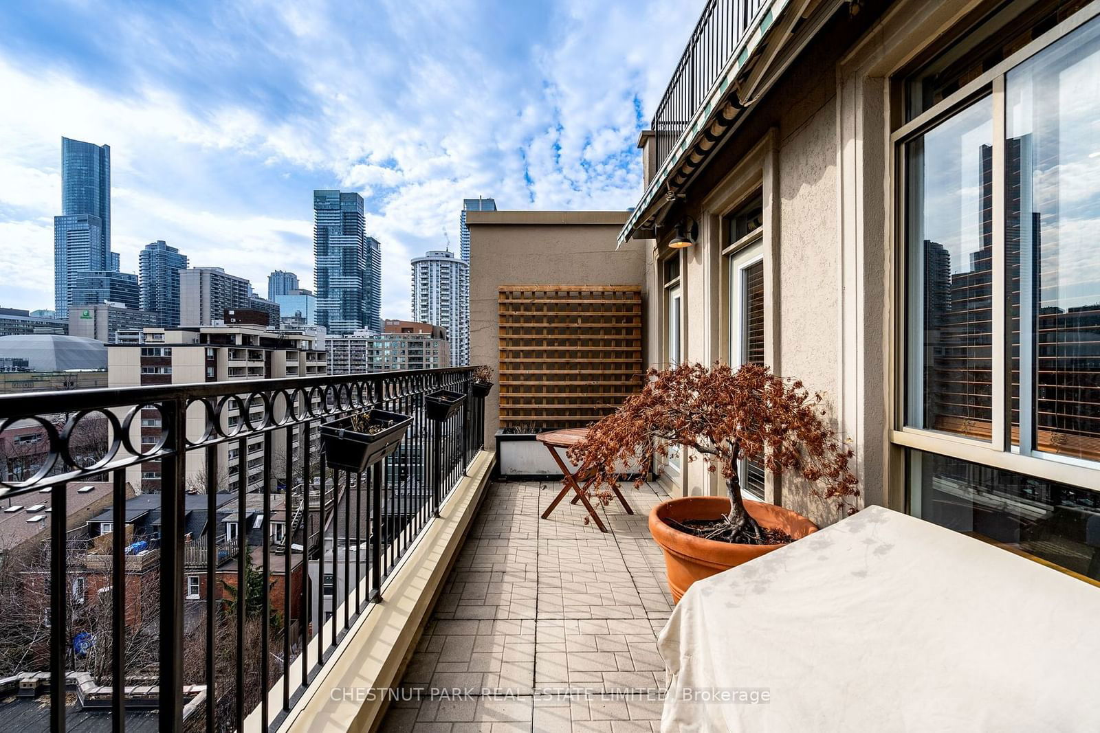 135 Maitland St, unit PH3 for sale - image #33