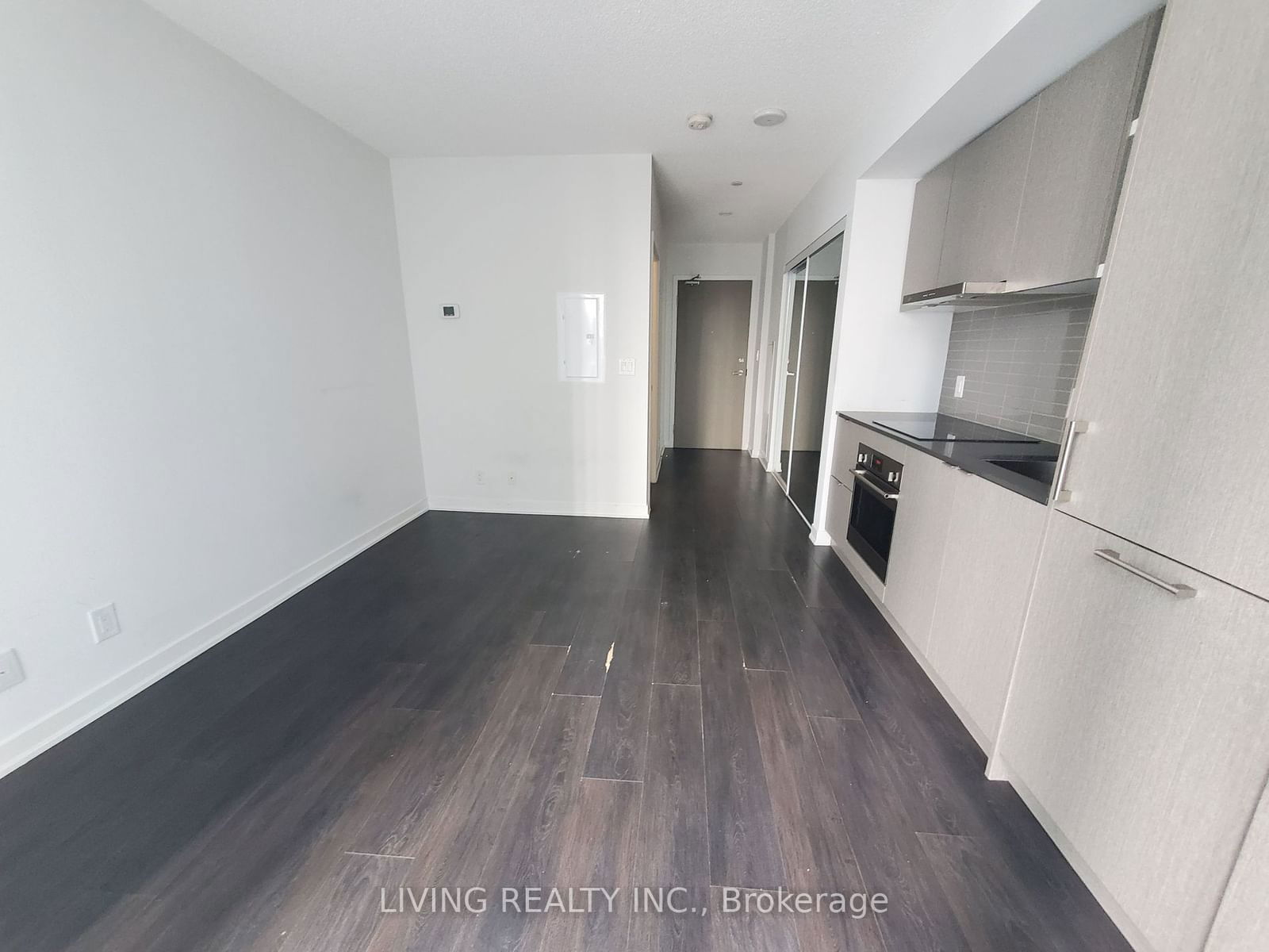 100 Harbour St, unit 2811 for rent