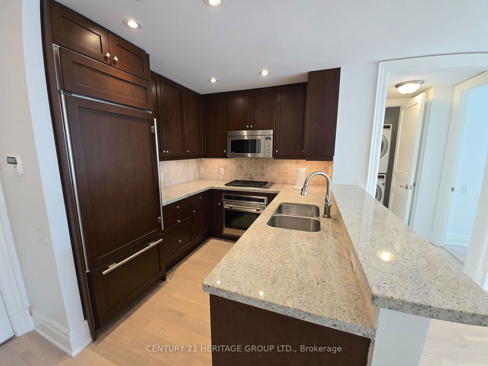 155 St Clair Ave W, unit 407 for rent - image #13