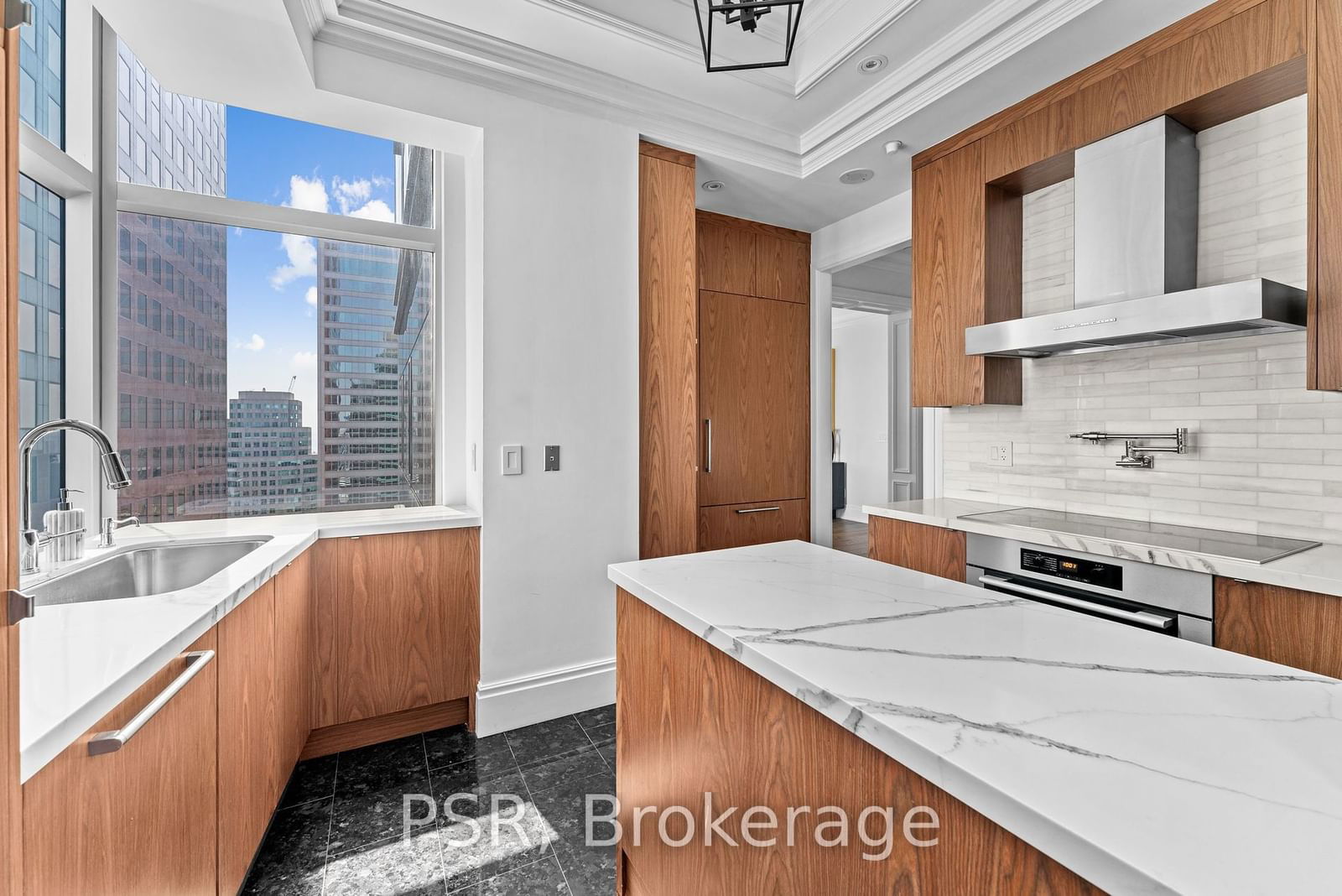 311 Bay St, unit 4804 for rent - image #10