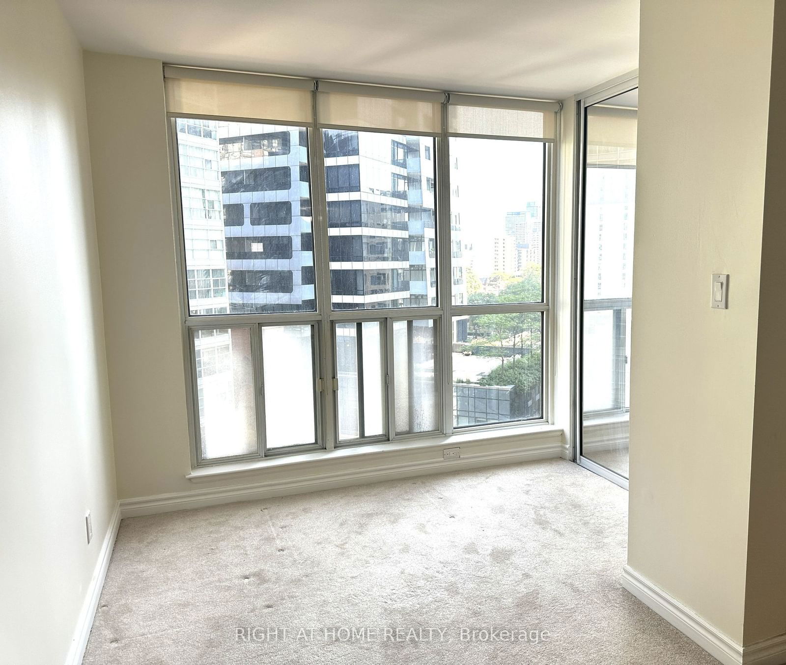 24 Wellesley St W, unit 1107 for rent - image #4