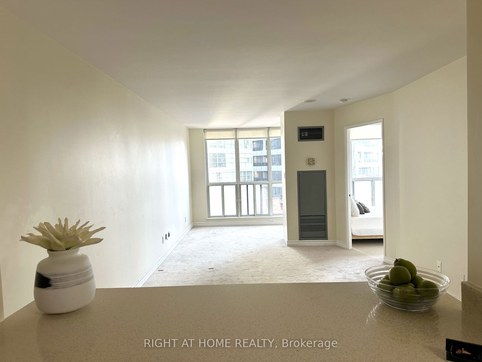 24 Wellesley St W, unit 1107 for rent - image #5