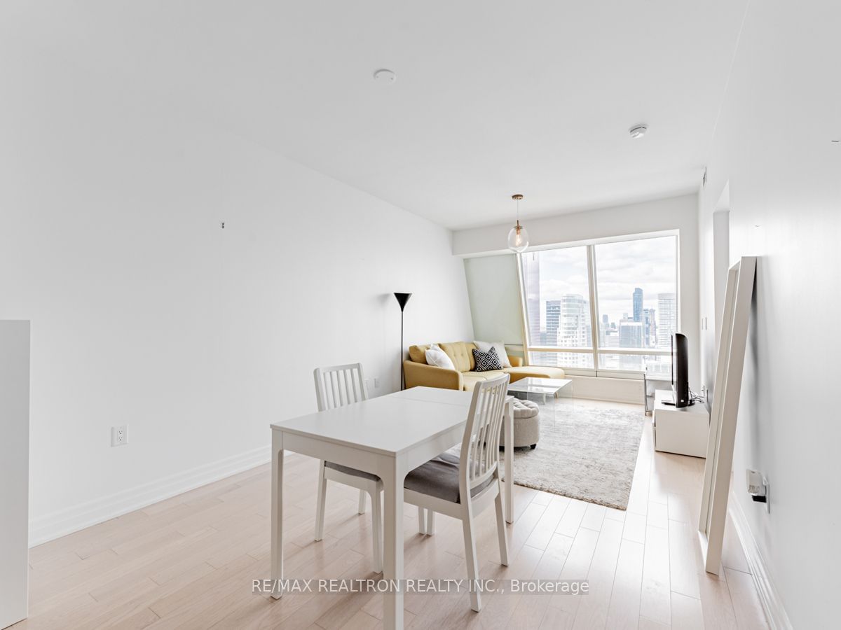 8 The Esplanade, unit 5205 for rent