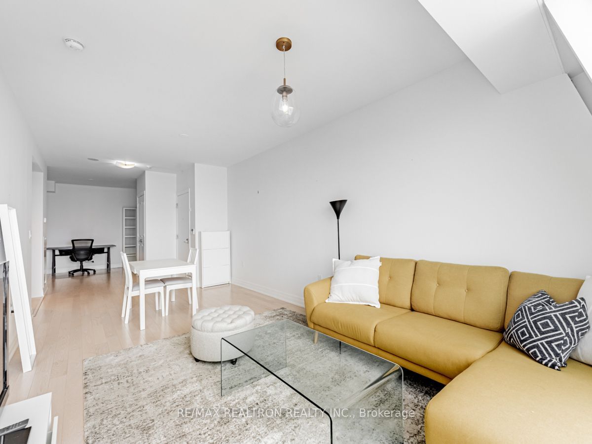 8 The Esplanade, unit 5205 for rent