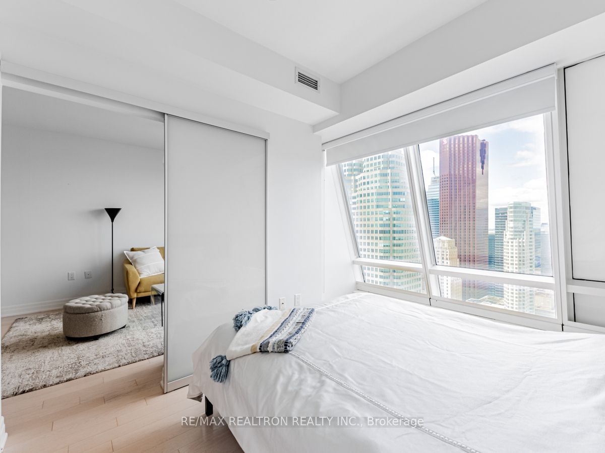 8 The Esplanade, unit 5205 for rent