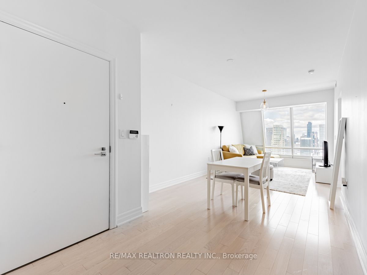 8 The Esplanade, unit 5205 for rent