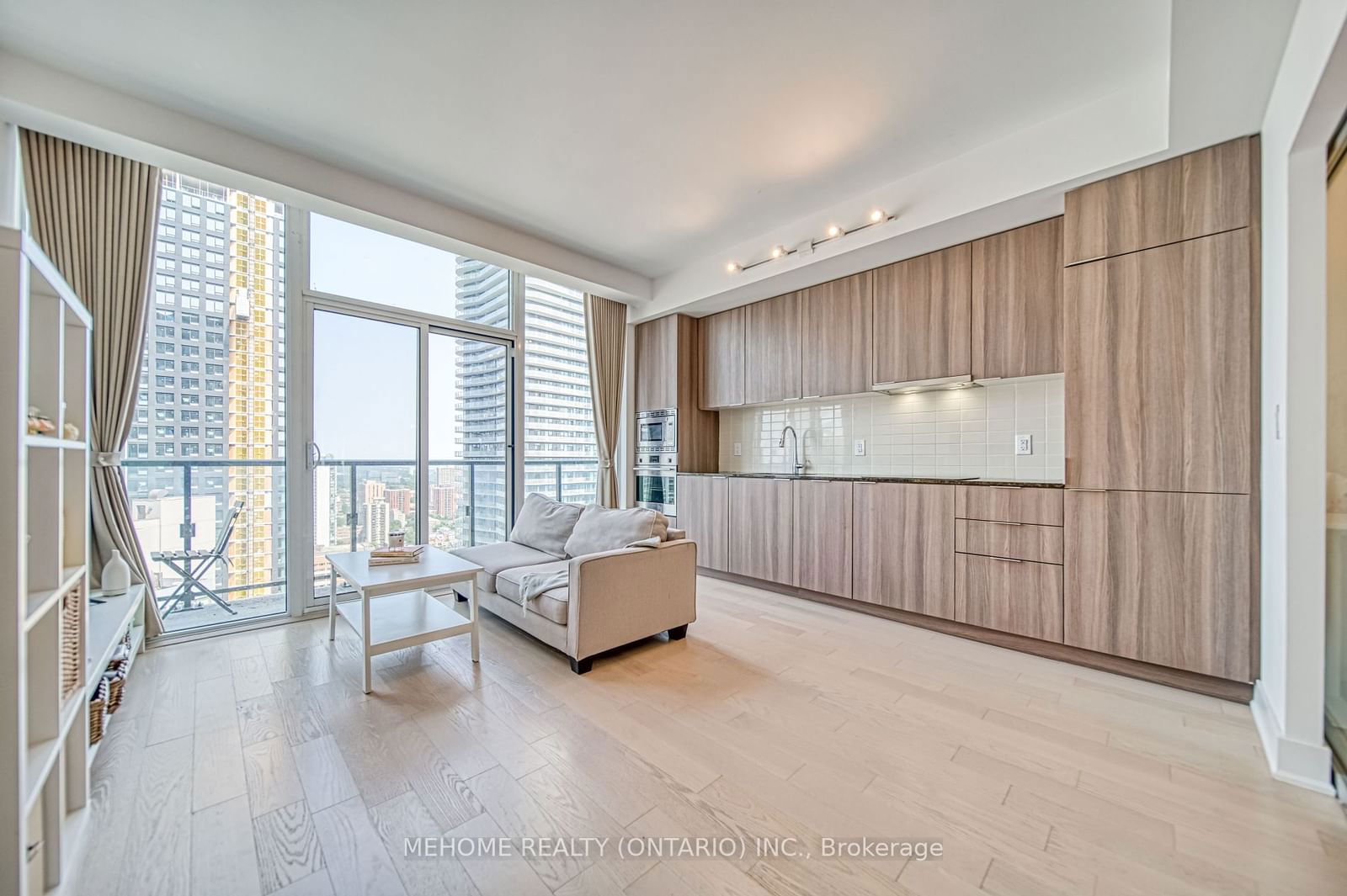 955 Bay St, unit 3103 for rent