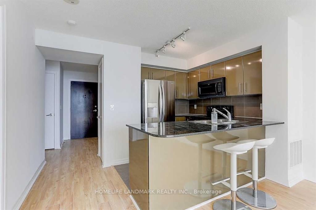 16 Yonge St, unit 1810 for rent - image #8