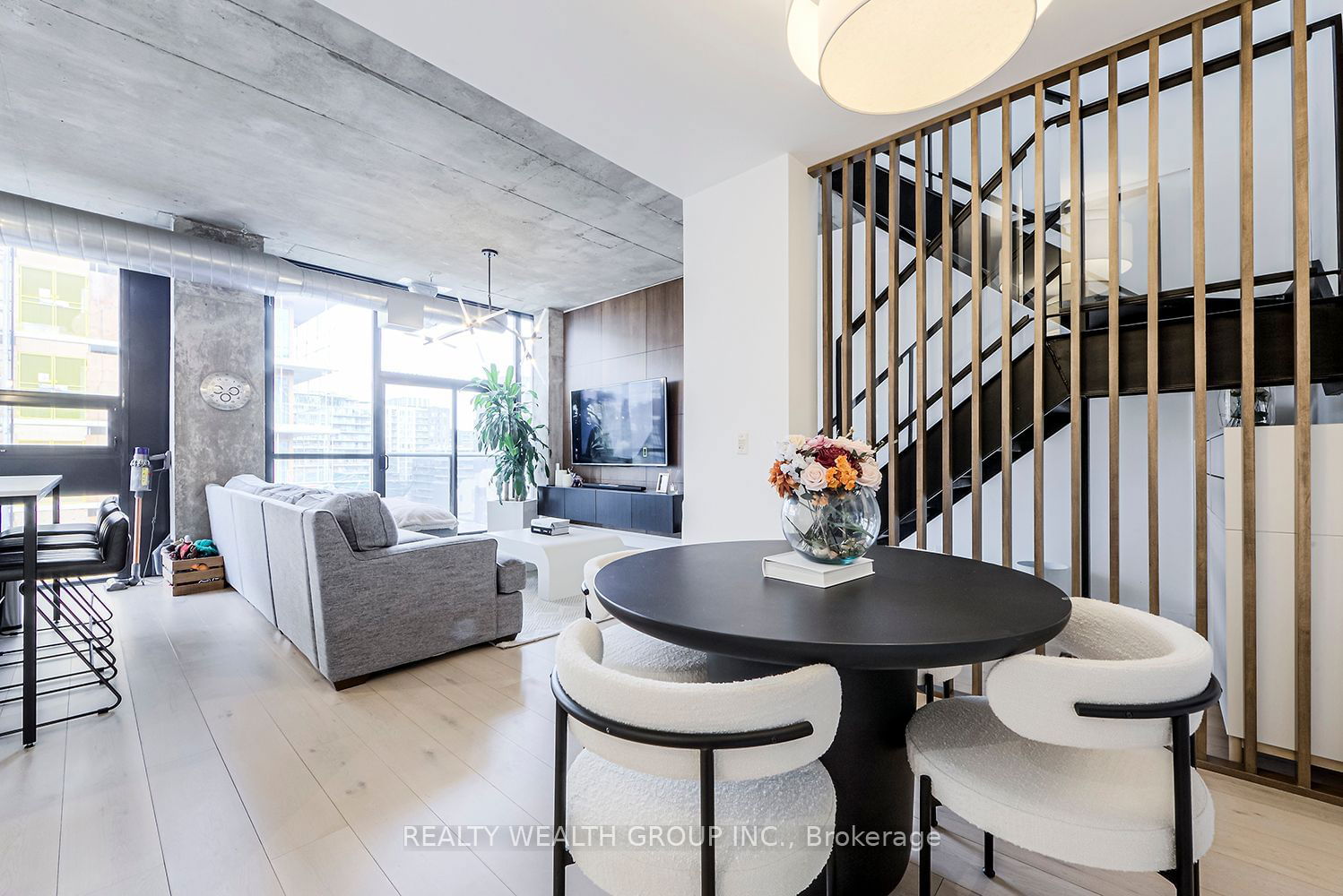 60 Bathurst St, unit 1006 for rent - image #2