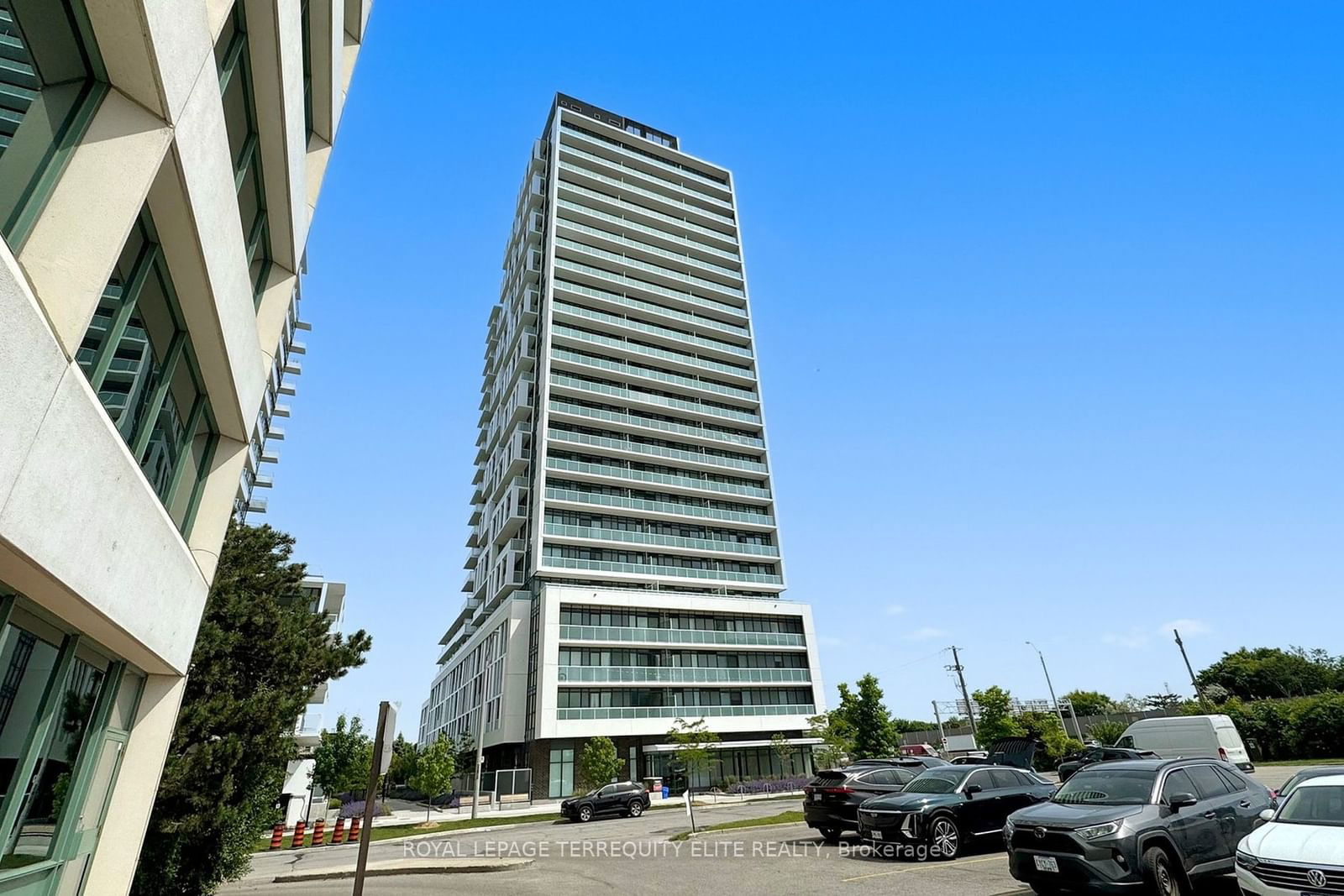 188 Fairview Mall Dr, unit 211 for sale - image #2