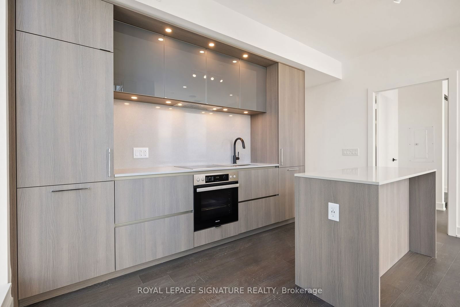 15 Mercer St, unit 2702 for sale