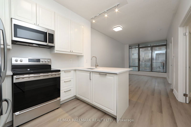 18 Yorkville Ave, unit 214 for rent - image #1