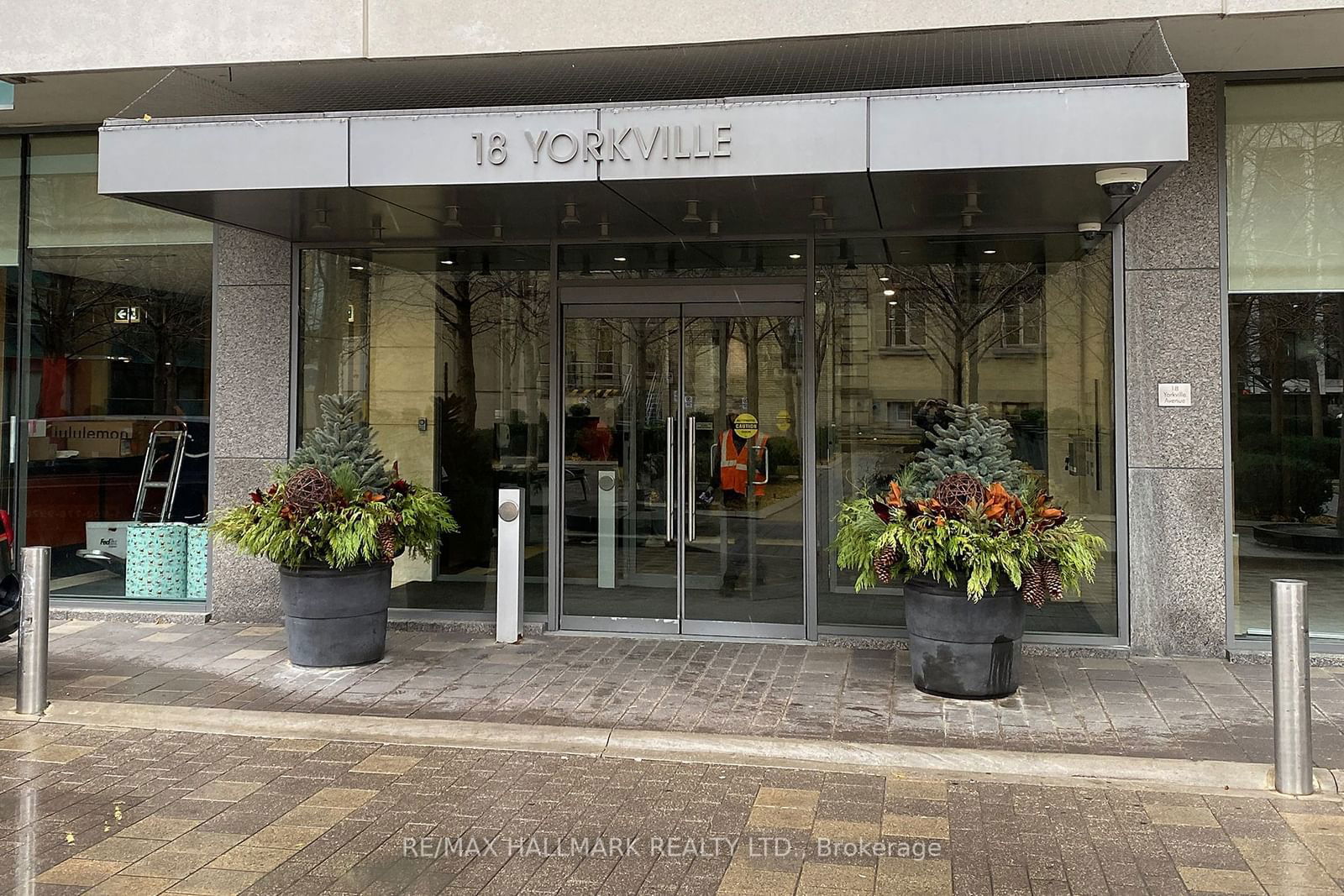 18 Yorkville Ave, unit 214 for rent