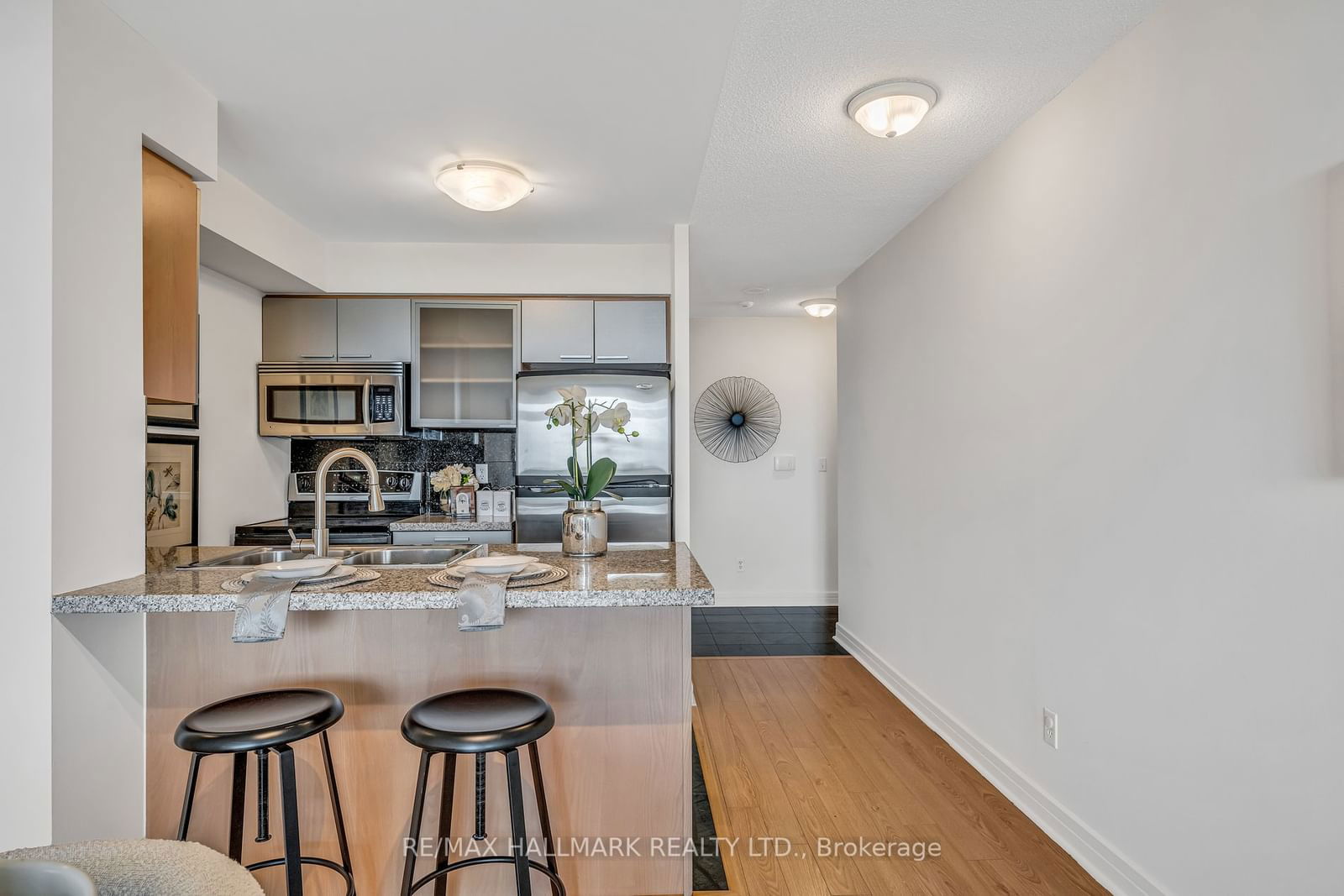 18 Harrison Garden Blvd, unit 1912 for sale - image #13