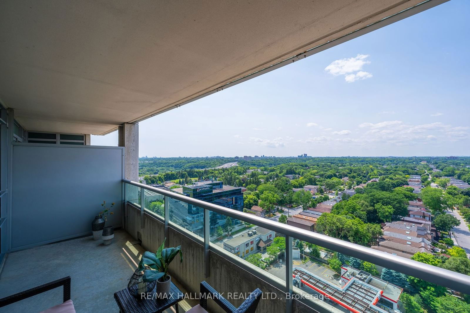 18 Harrison Garden Blvd, unit 1912 for sale - image #28