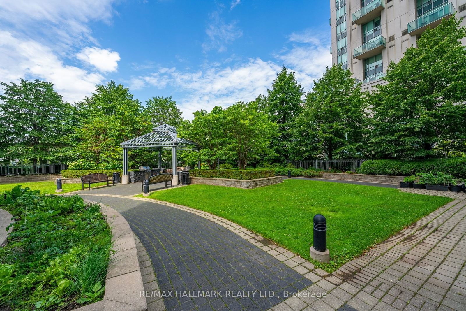 18 Harrison Garden Blvd, unit 1912 for sale - image #39