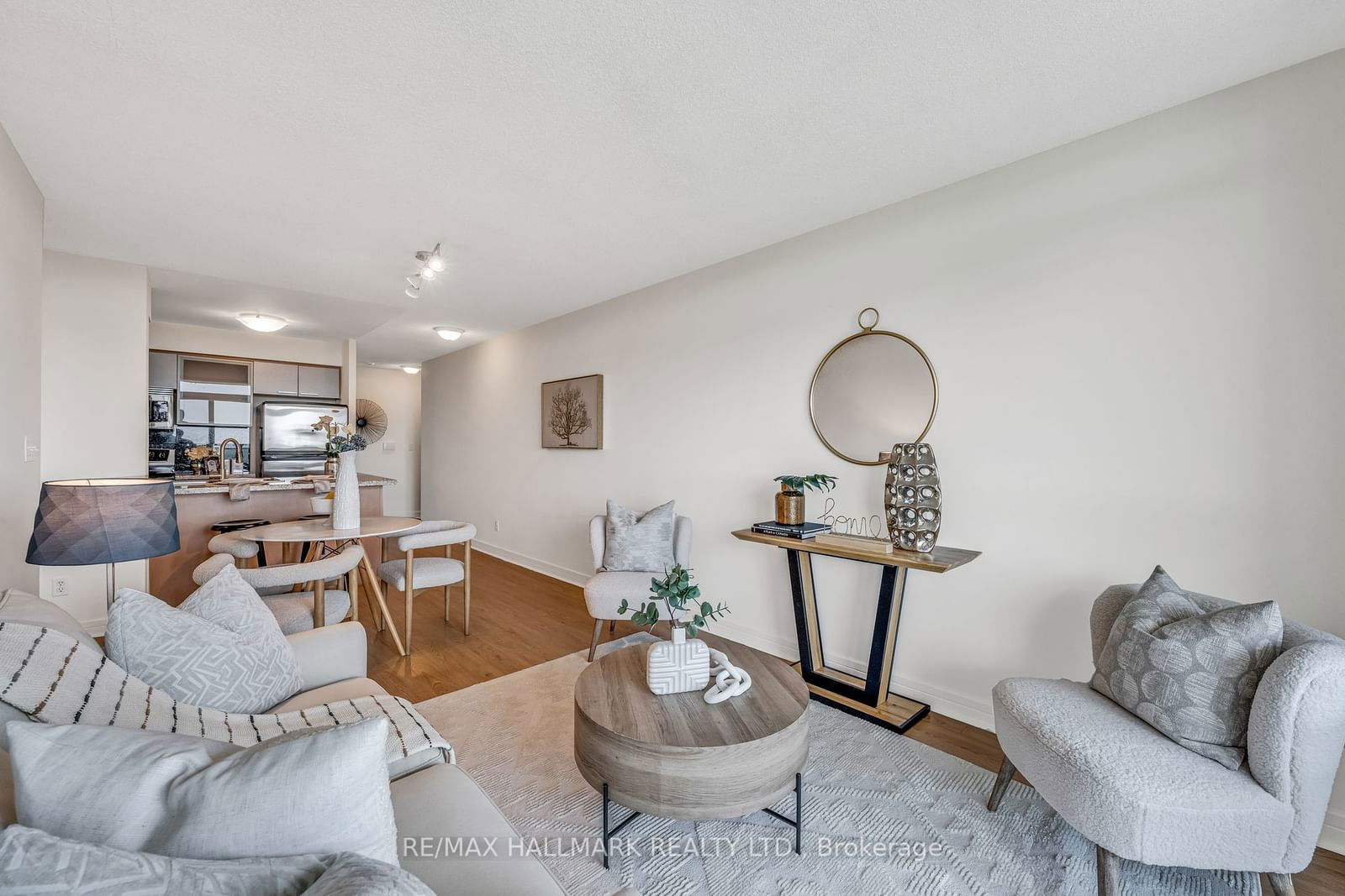 18 Harrison Garden Blvd, unit 1912 for sale - image #7