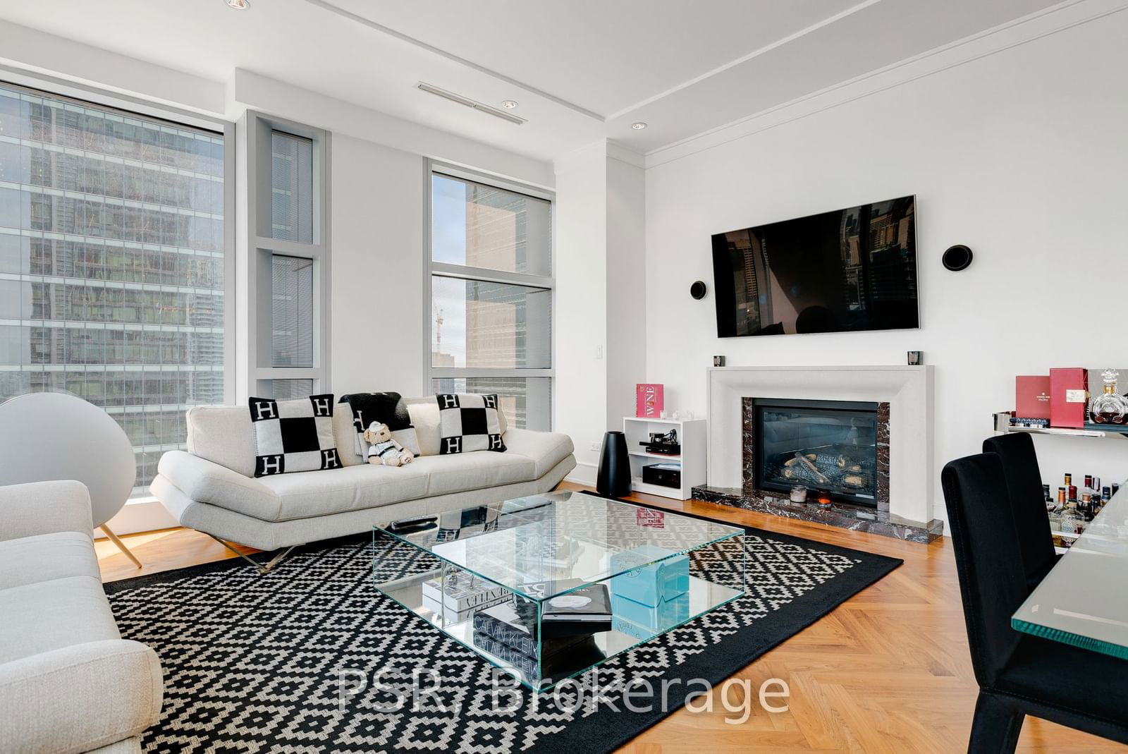 183 Wellington St W, unit 2503 for sale - image #4