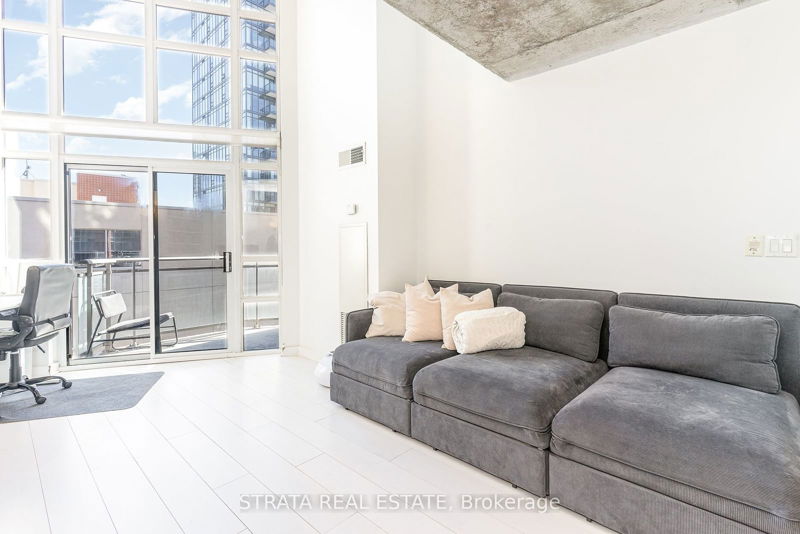 255 Richmond St E, unit 603 for sale - image #1