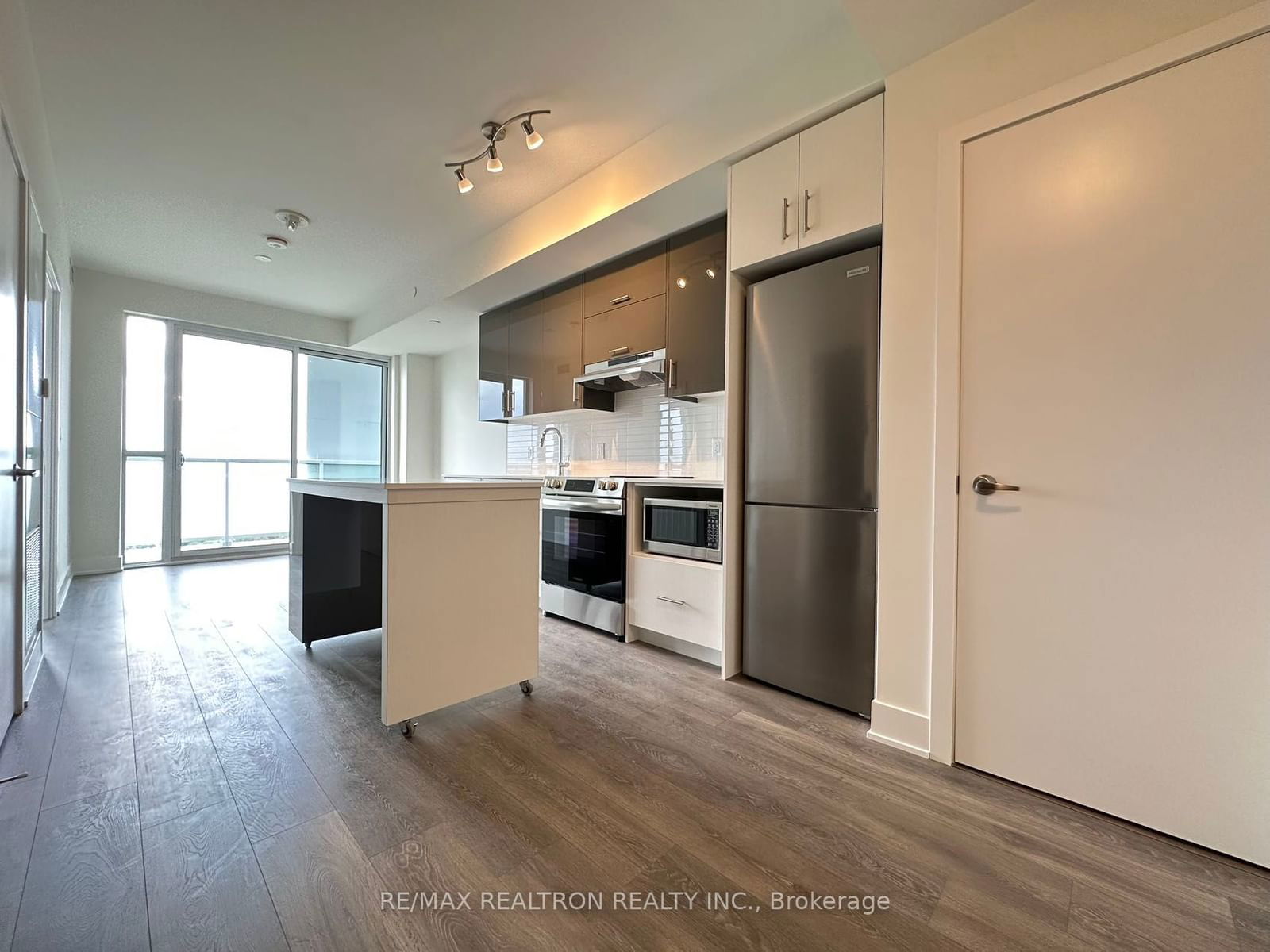 188 Fairview Mall Dr, unit 2803 for rent - image #3