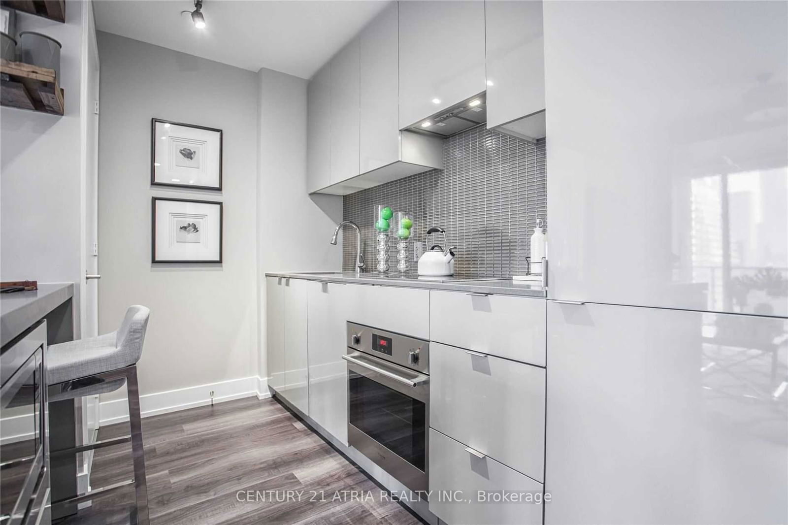 7 Grenville St, unit 1805 for rent - image #3