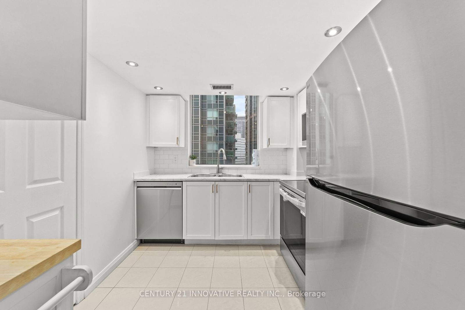 28 Harrison Garden Blvd, unit 1508 for sale - image #10