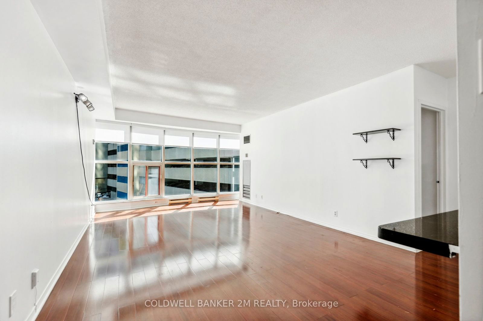 77 Harbour Sq, unit 406 for sale