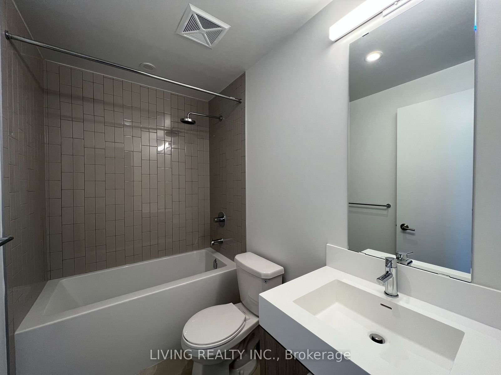 130 River St, unit 2601 for rent - image #4