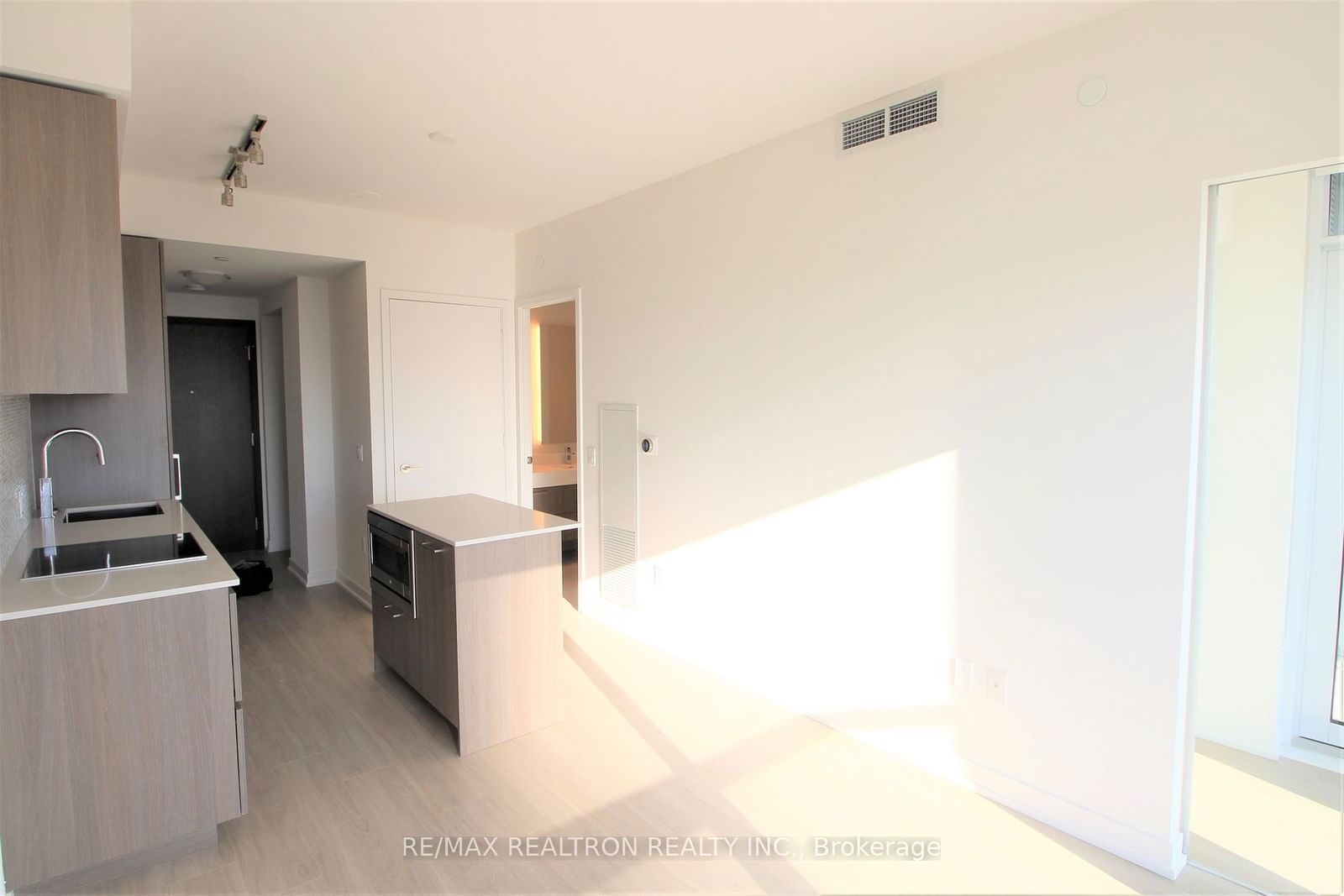 1 Yorkville Ave, unit 3604 for rent - image #4