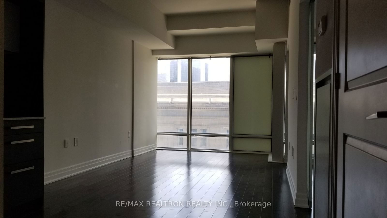 8 The Esplanade, unit 805 for rent - image #5