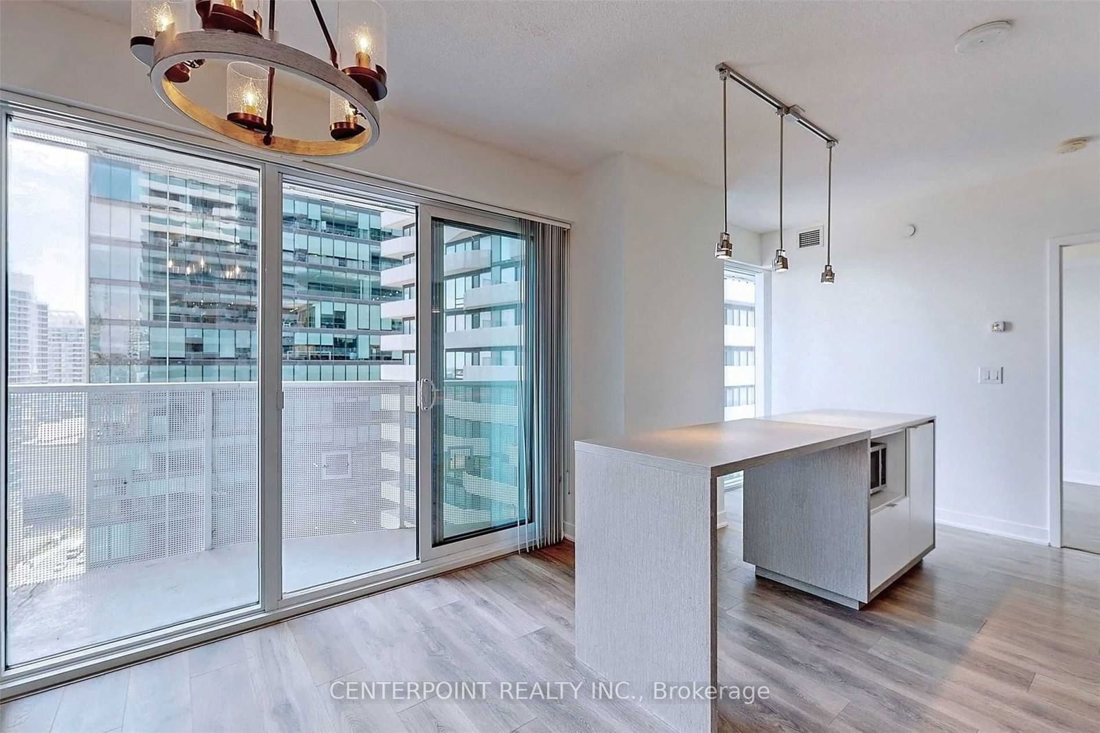 88 Harbour St, unit 1610 for rent - image #2