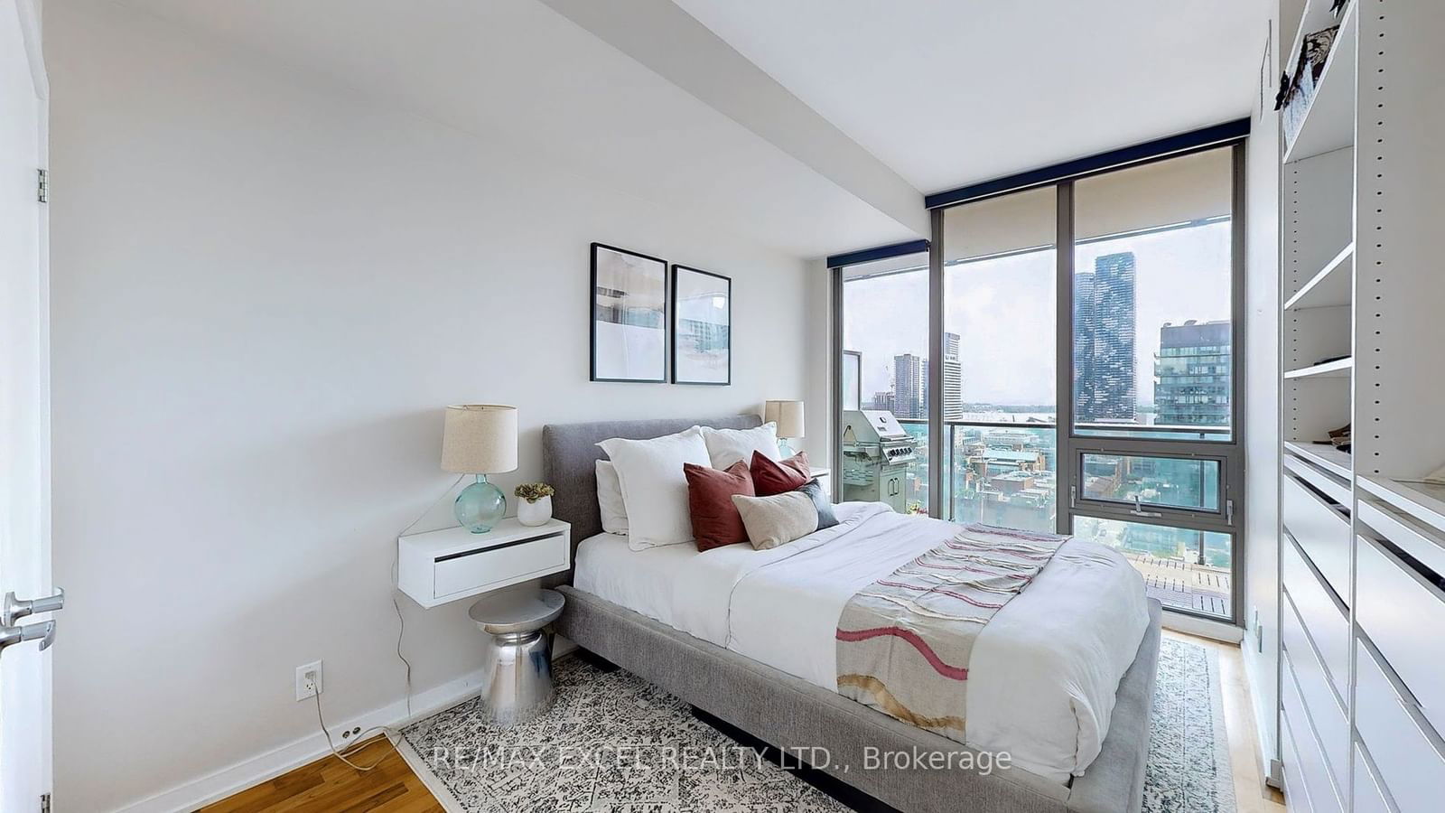 33 Lombard St, unit 2008 for sale - image #14