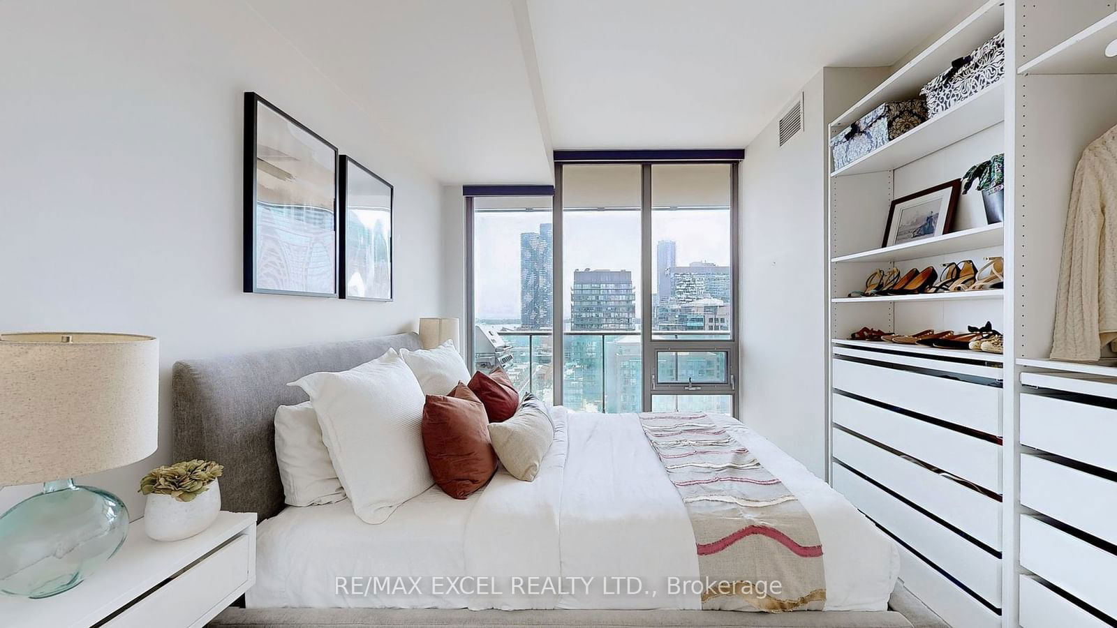 33 Lombard St, unit 2008 for sale - image #15