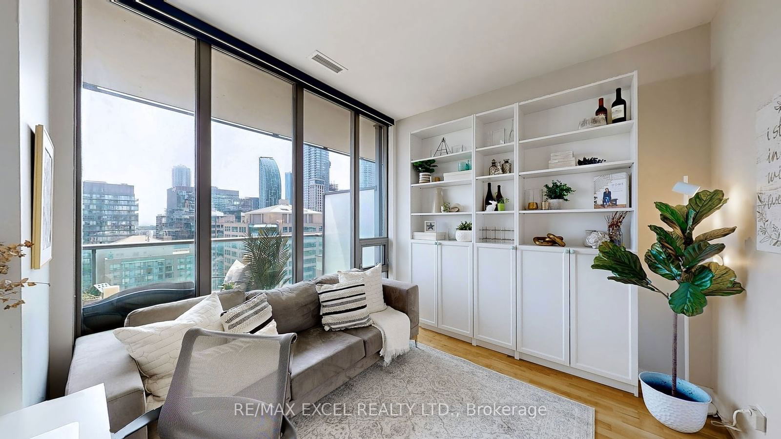 33 Lombard St, unit 2008 for sale - image #17