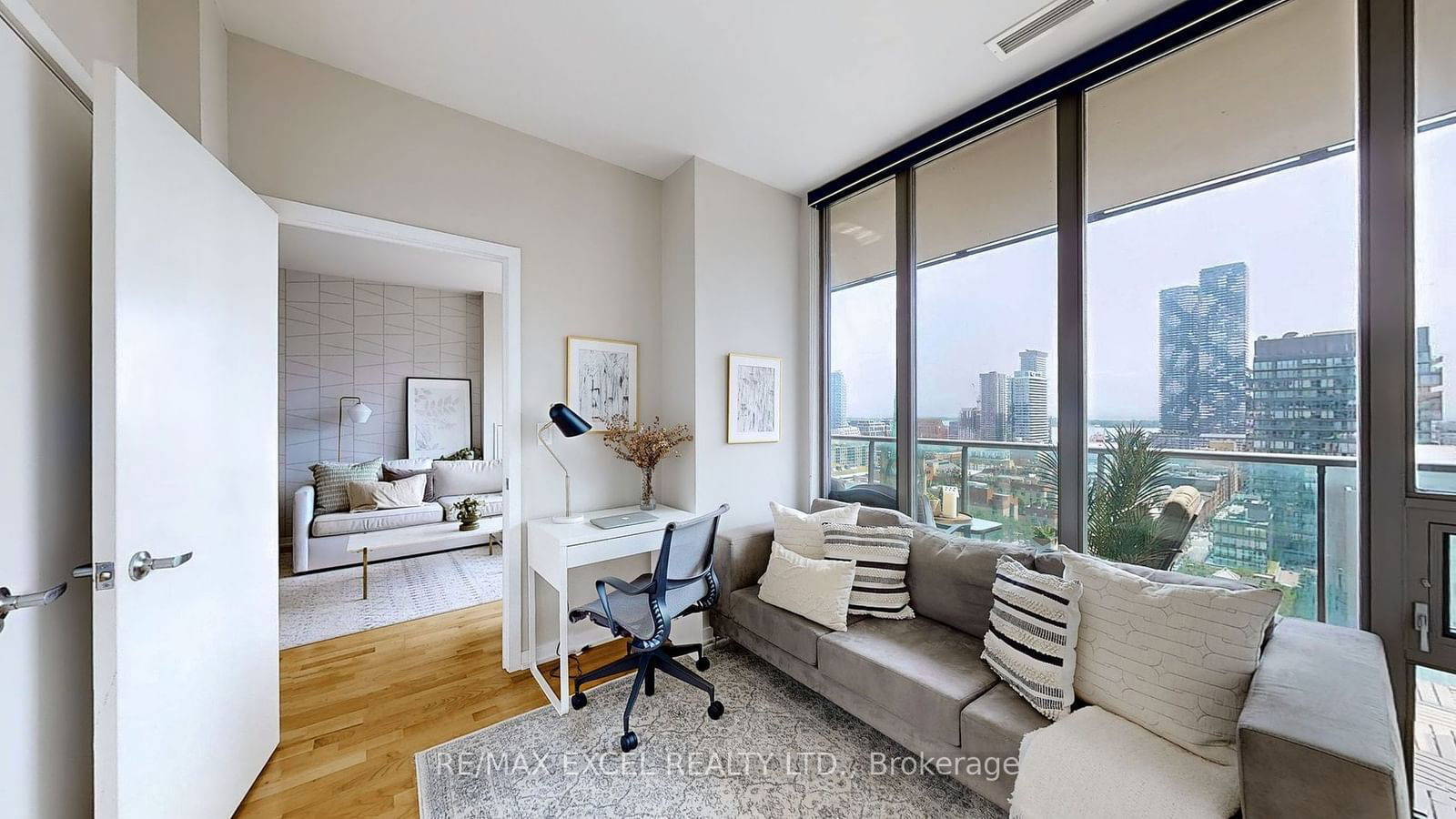 33 Lombard St, unit 2008 for sale - image #18