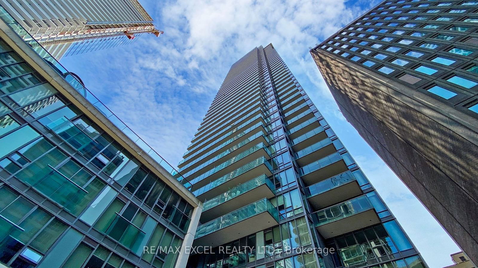 33 Lombard St, unit 2008 for sale - image #2