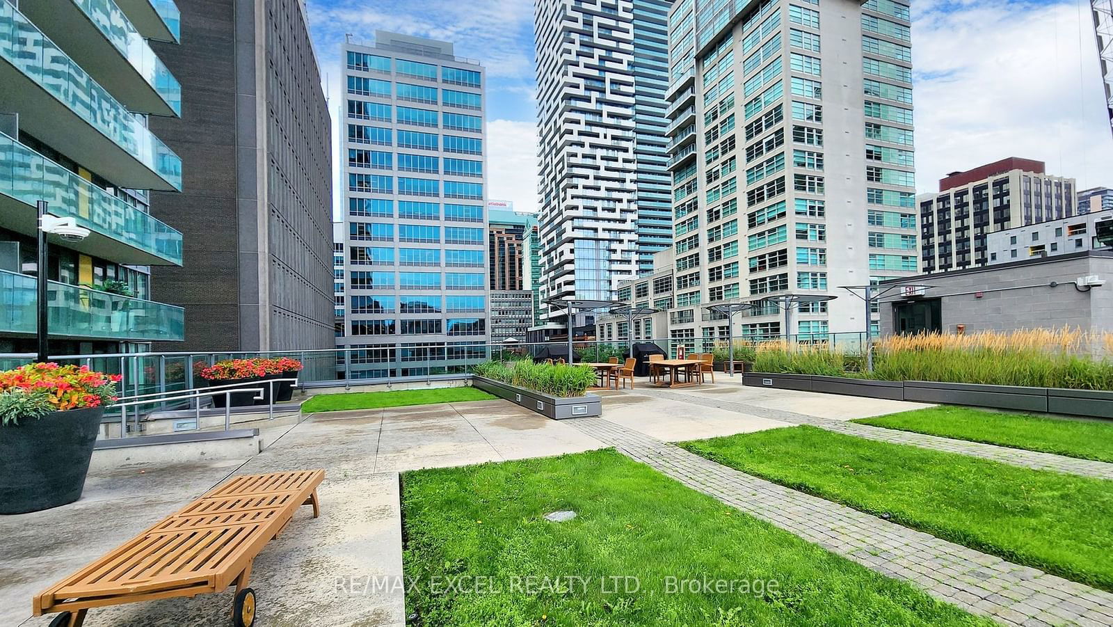 33 Lombard St, unit 2008 for sale - image #32