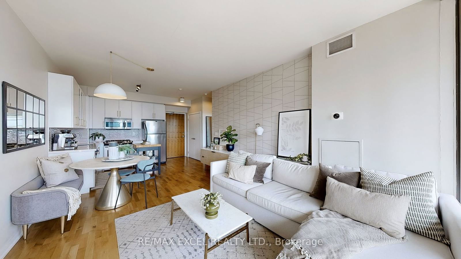 33 Lombard St, unit 2008 for sale - image #6