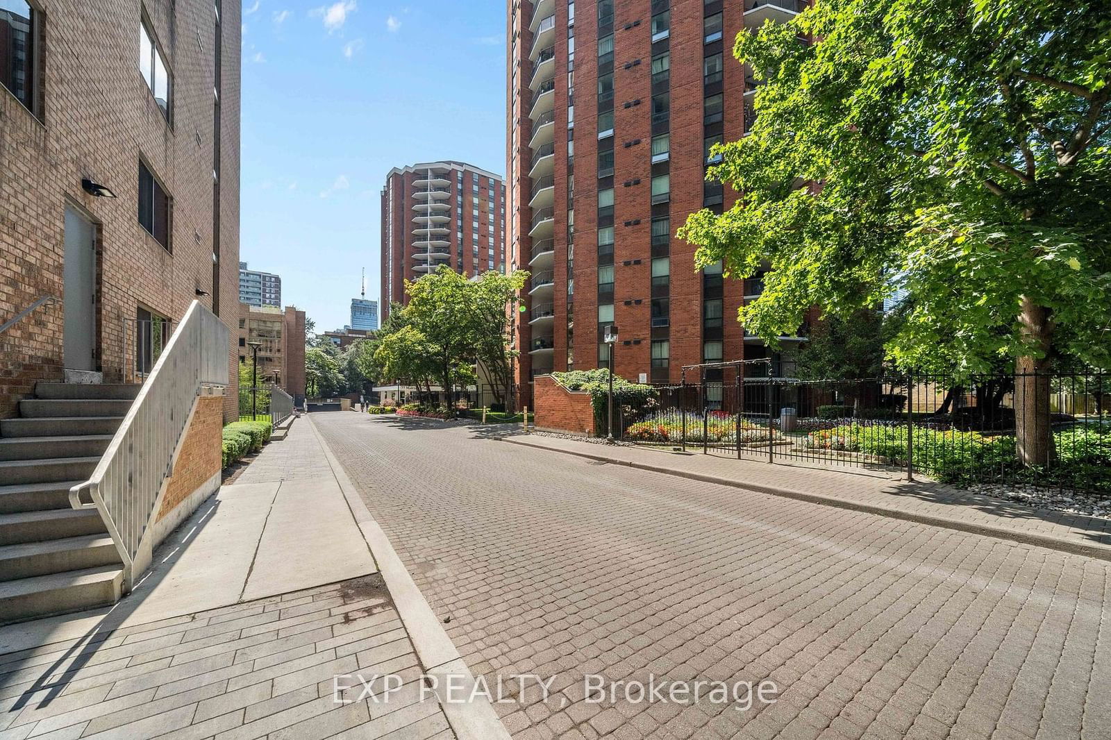 77 Maitland Pl, unit 1905 for sale - image #2