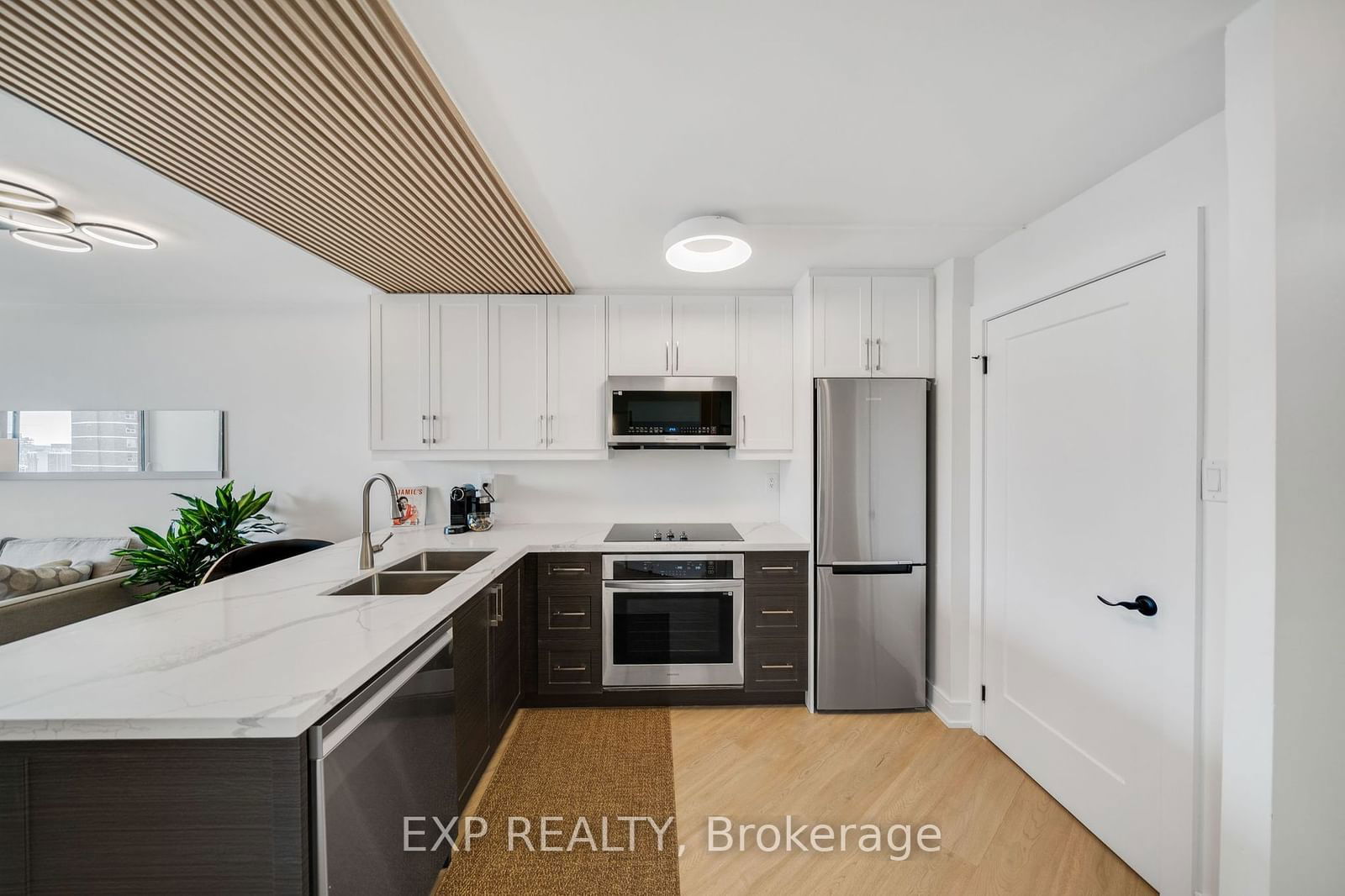 77 Maitland Pl, unit 1905 for sale - image #4