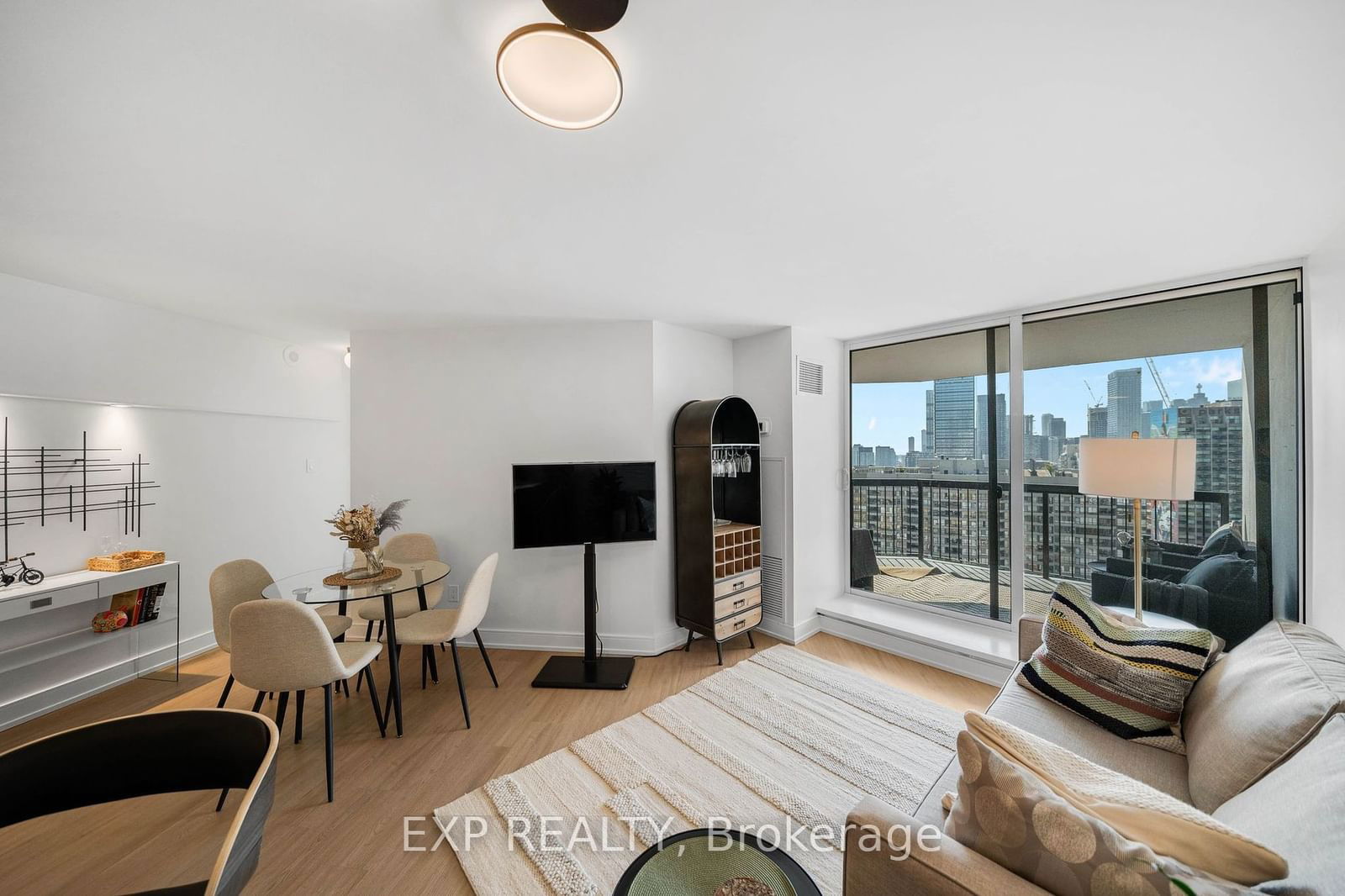 77 Maitland Pl, unit 1905 for sale - image #7