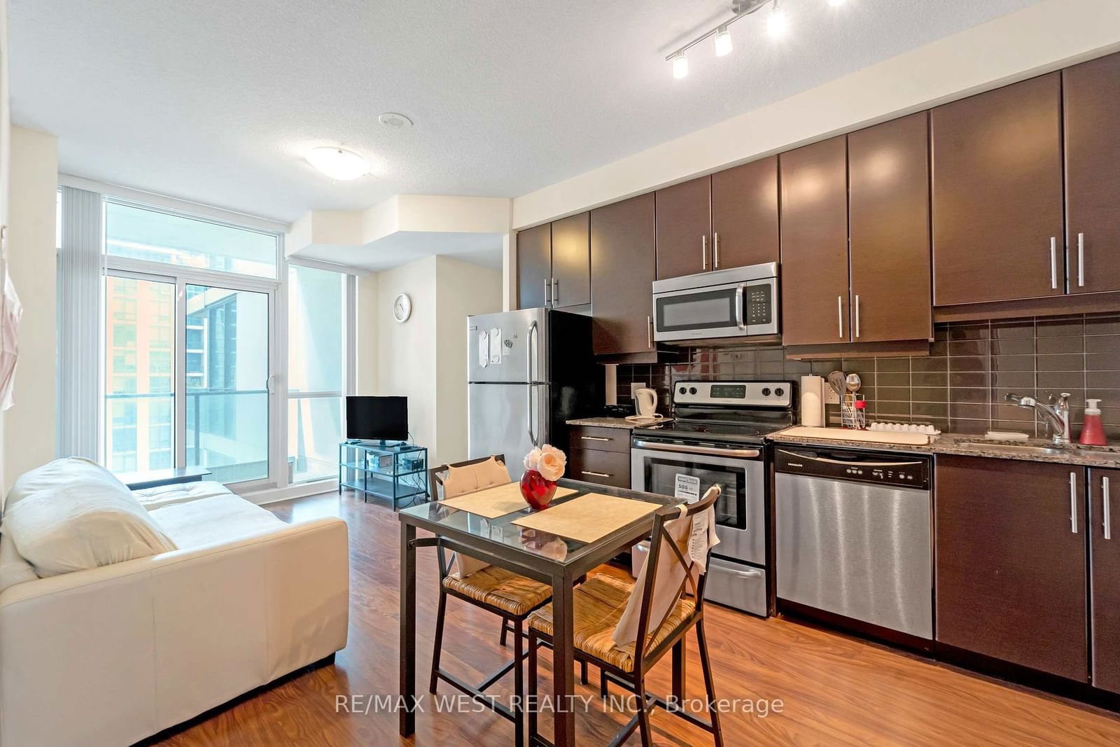 33 Bay St E, unit 2305 for rent - image #16