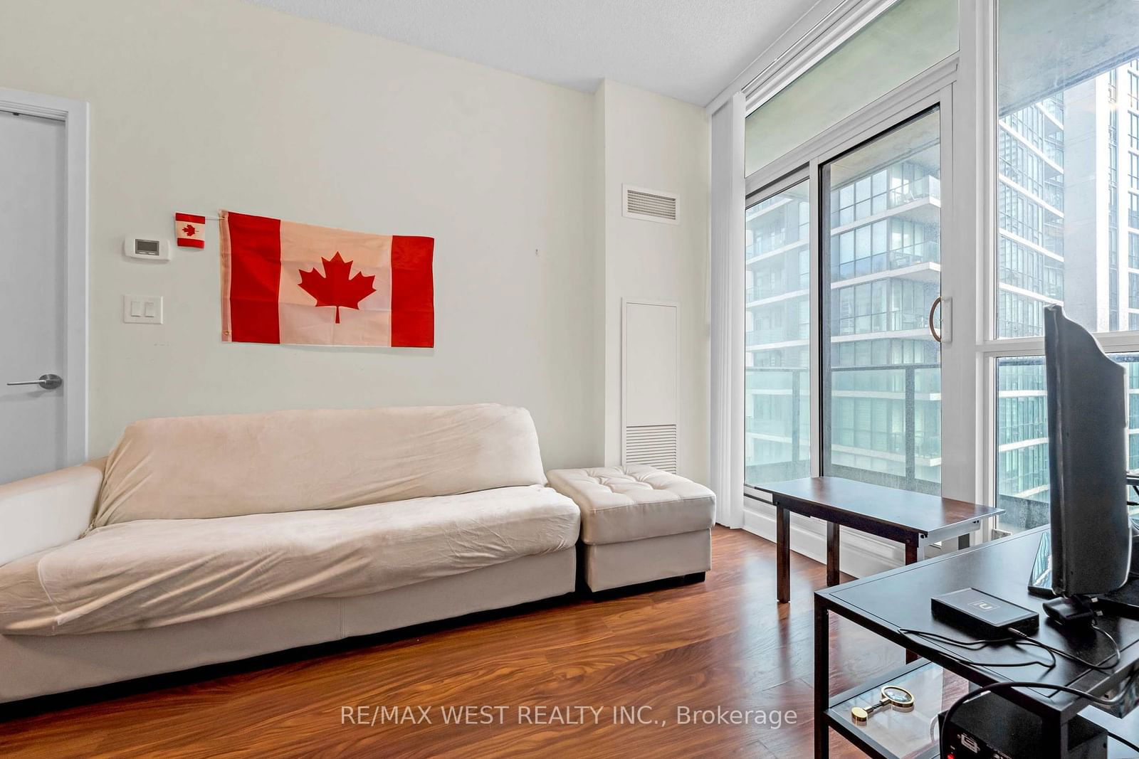 33 Bay St E, unit 2305 for rent - image #19