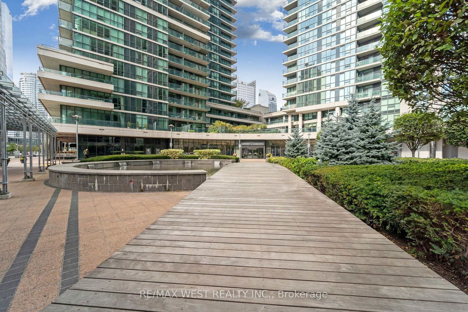 33 Bay St E, unit 2305 for rent - image #2