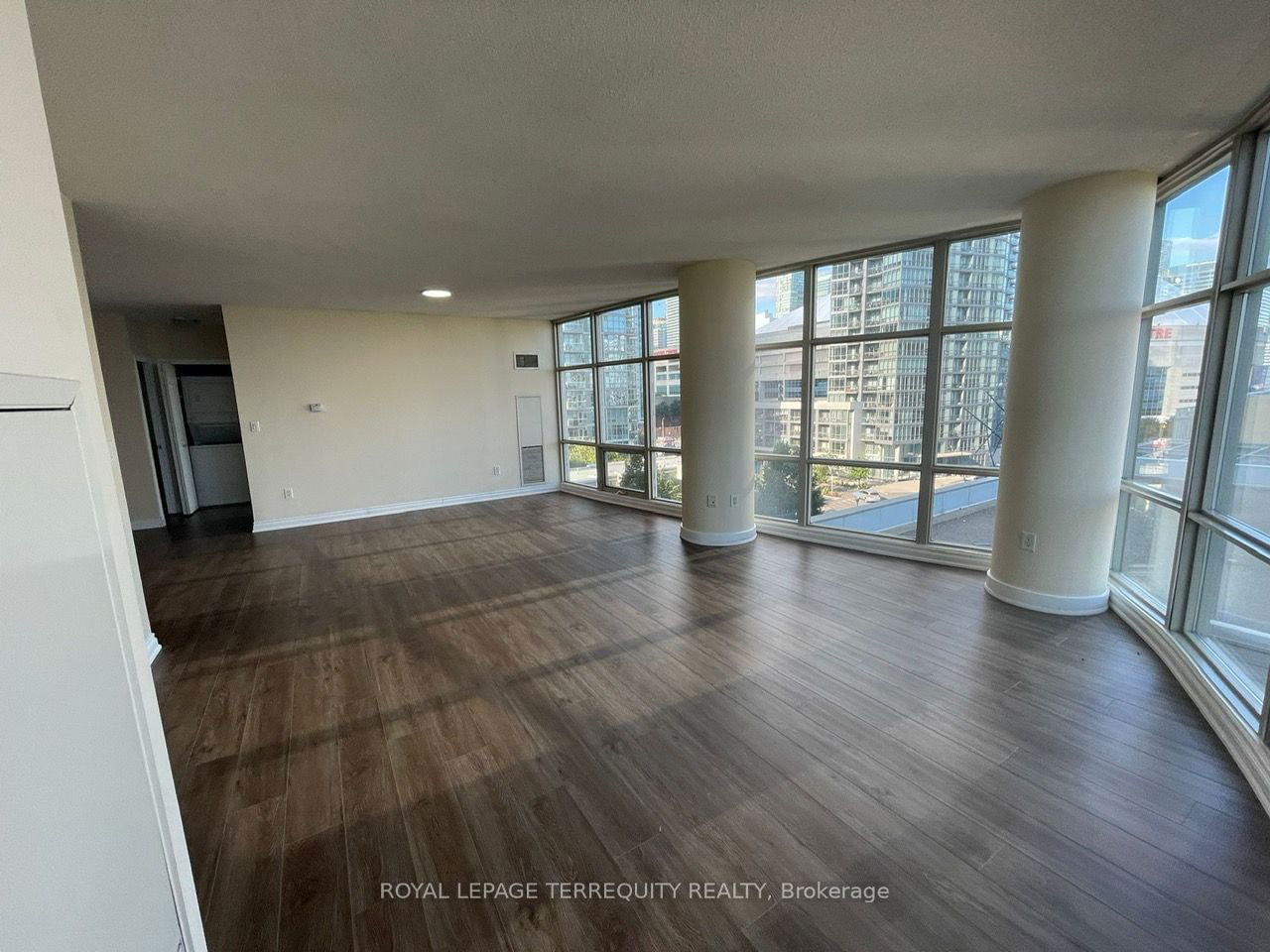 35 Mariner Terr, unit 709 for rent - image #2