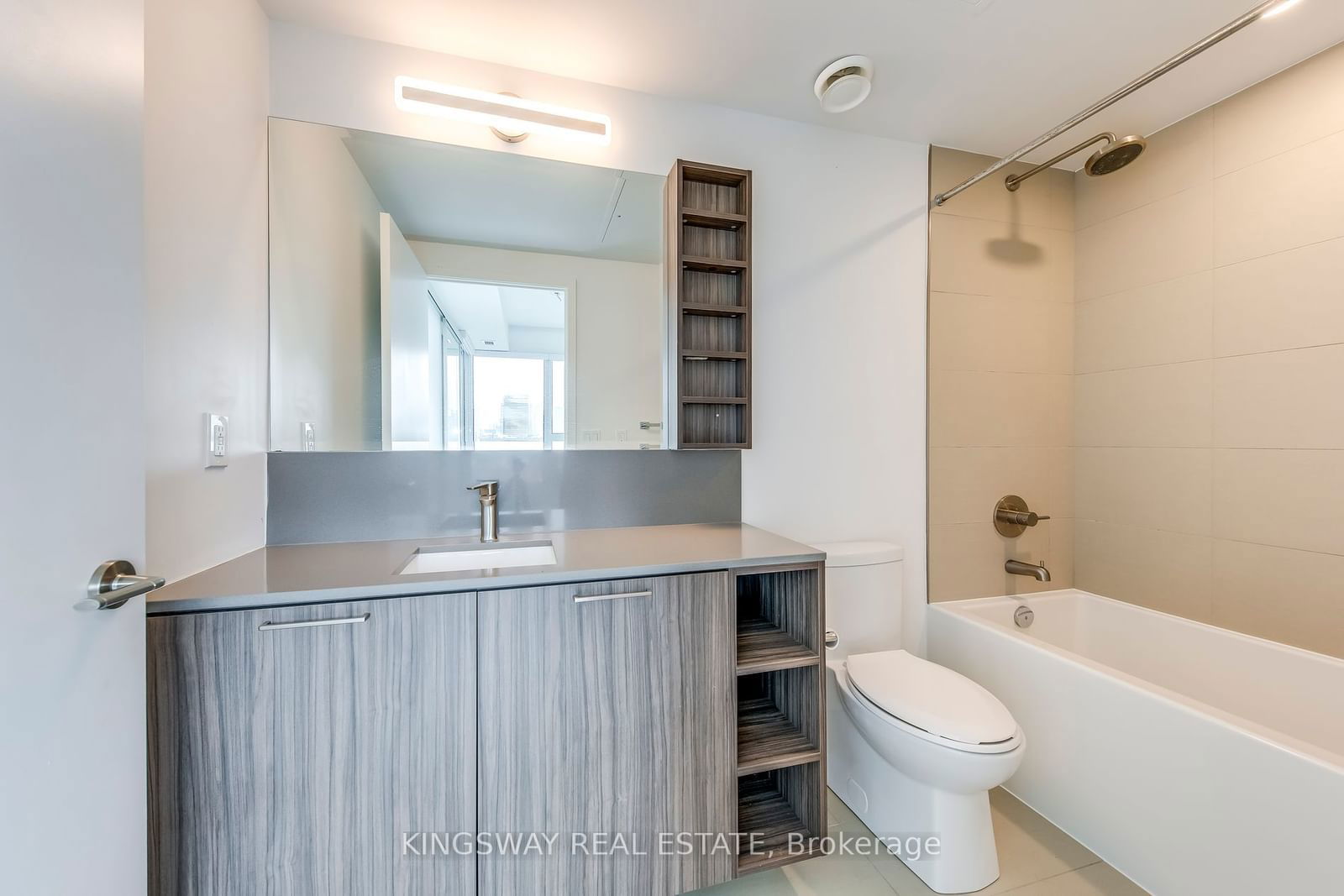 19 WESTERN BATTERY Rd, unit 1720 for sale - image #18