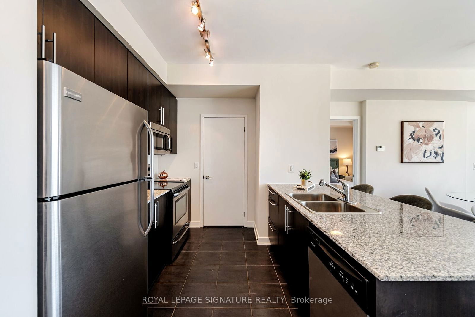 400 Wellington St W, unit 908 for sale - image #10