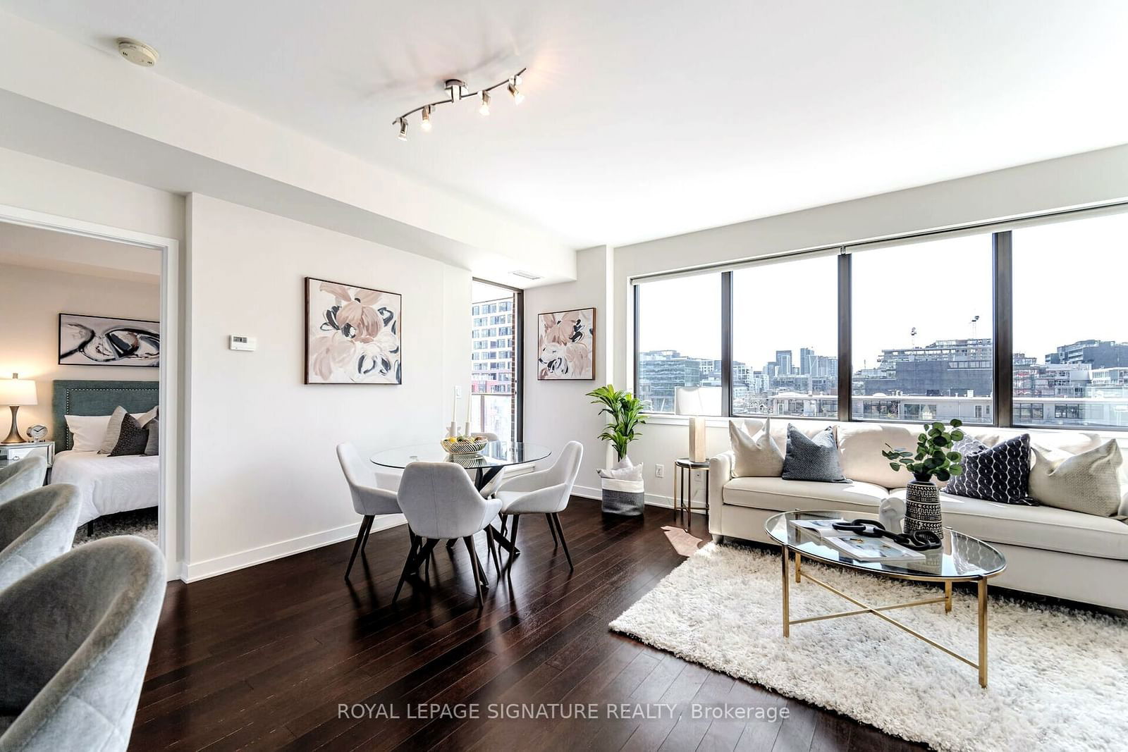 400 Wellington St W, unit 908 for sale - image #3