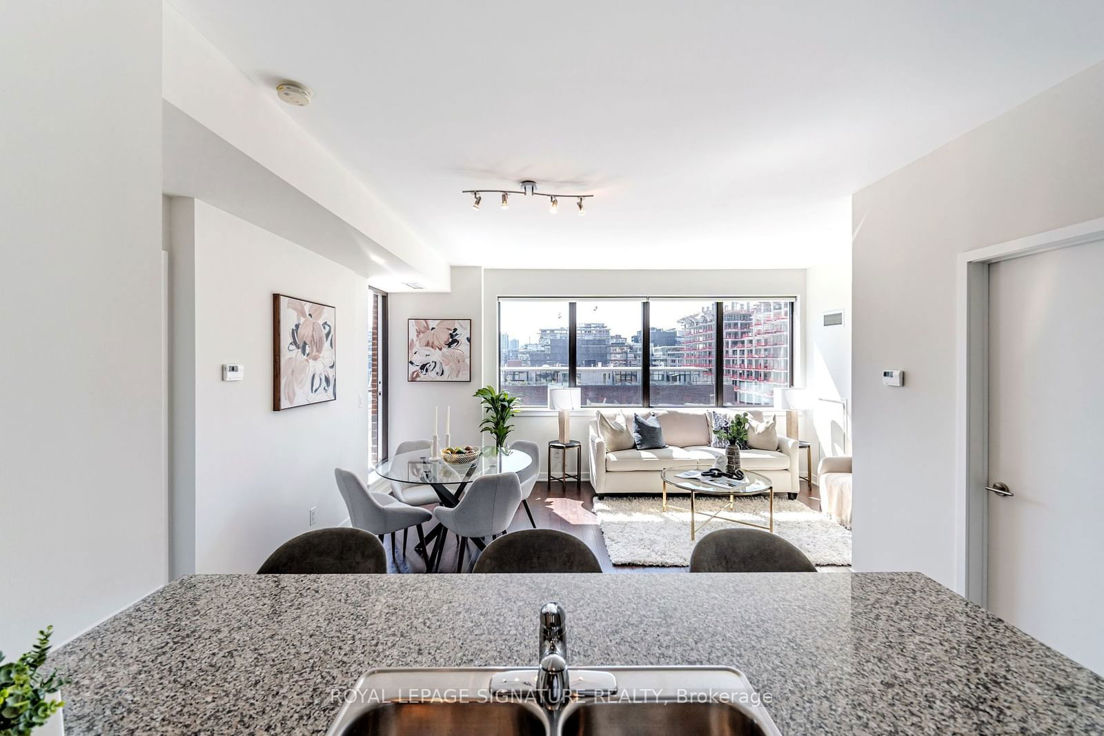 400 Wellington St W, unit 908 for sale - image #8