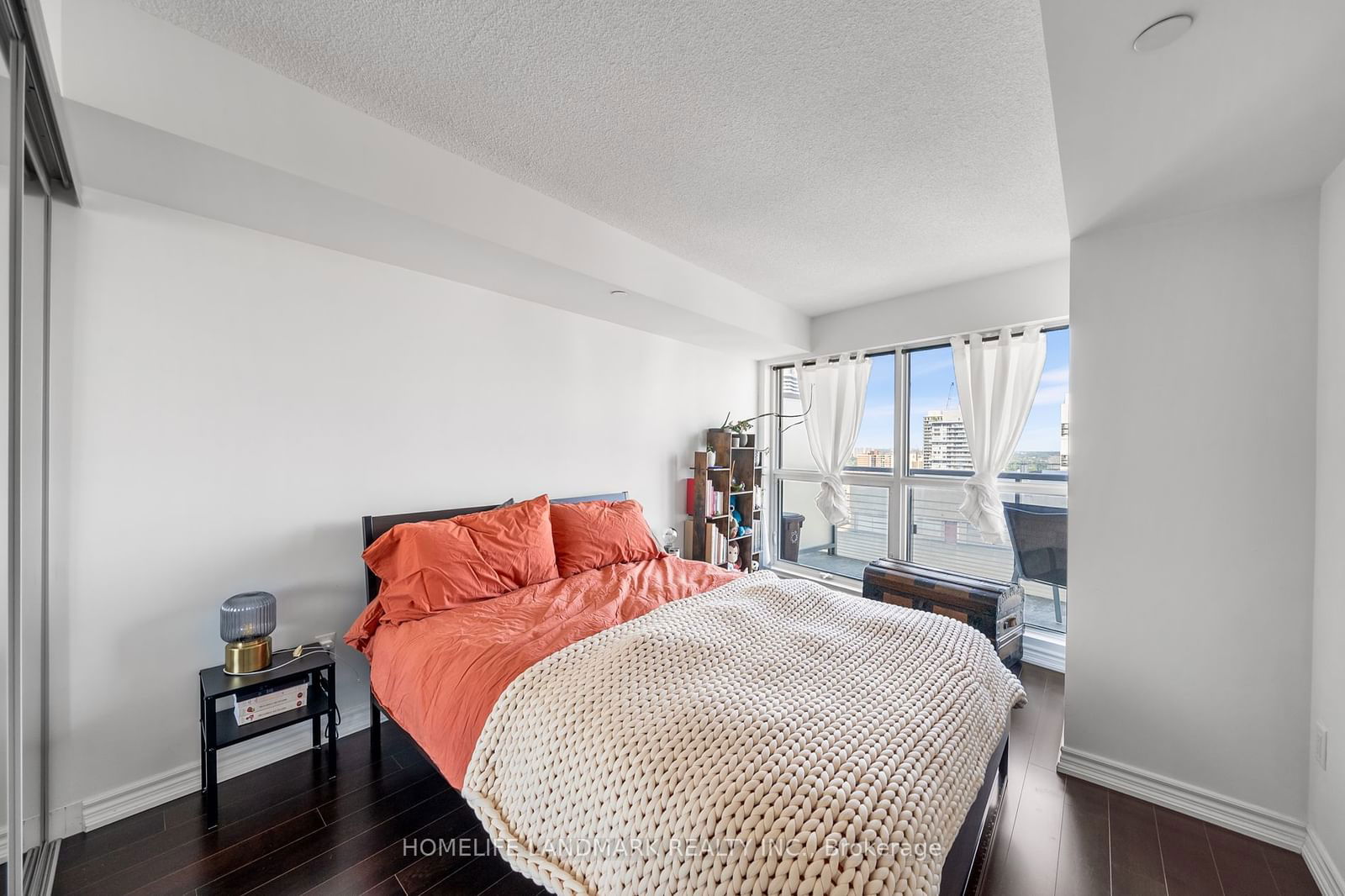 386 Yonge St, unit 2403 for sale - image #15